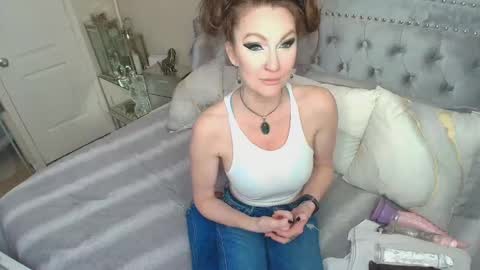 Snapshot of kiarose chatting on 09-14-25, 06:45 Kia Rose online show from 09-14-25, 06:45