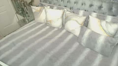 Snapshot of kiarose chatting on 10-23-25, 06:23 Kia Rose online show from 10-23-25, 06:23