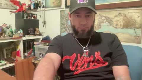 Snapshot of kicker_of_elves chatting on 11-15-25, 09:32 kicker_of_elves online show from 11-15-25, 09:32