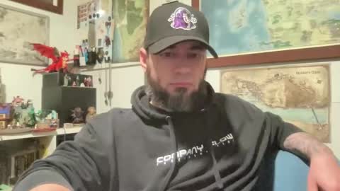 Snapshot of kicker_of_elves chatting on 11-16-25, 10:04 kicker_of_elves online show from 11-16-25, 10:04