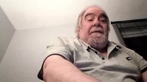 Snapshot of kickinme chatting on 09-21-25, 02:02 KICKINME online show from 09-21-25, 02:02