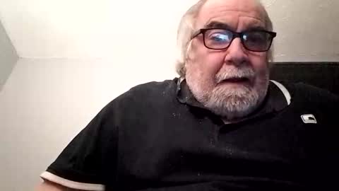 Snapshot of kickinme chatting on 09-28-25, 01:44 KICKINME online show from 09-28-25, 01:44