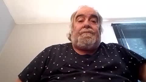 Snapshot of kickinme chatting on 11-02-25, 12:18 KICKINME online show from 11-02-25, 12:18