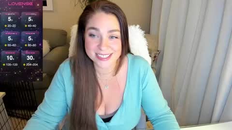 Snapshot of kierareines chatting on 12-29-24, 02:49 Kiera Reines online show from 12-29-24, 02:49