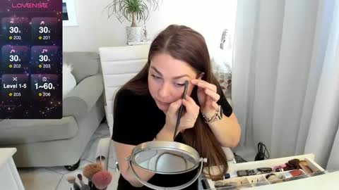 Snapshot of kierareines chatting on 01-11-25, 10:51 Kiera Reines online show from 01-11-25, 10:51