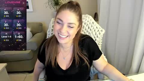 Snapshot of kierareines chatting on 01-12-25, 02:24 Kiera Reines online show from 01-12-25, 02:24