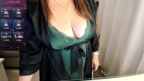 Snapshot of kierareines chatting on 02-01-25, 08:08 Kiera Reines online show from 02-01-25, 08:08