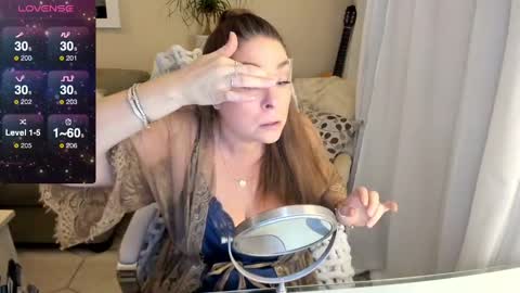 Snapshot of kierareines chatting on 02-02-25, 04:37 Kiera Reines online show from 02-02-25, 04:37