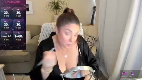 Snapshot of kierareines chatting on 02-16-25, 06:32 Kiera Reines online show from 02-16-25, 06:32