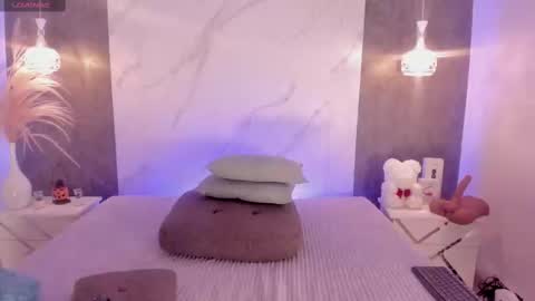 Kim Thompson online show from 10-12-25, 05:23