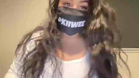 Snapshot of kiiwee chatting on 11-03-25, 11:59 KIIWEE online show from 11-03-25, 11:59