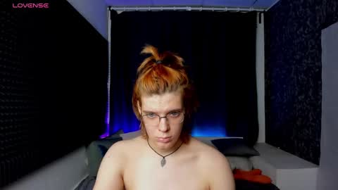 Kiki online show from 12-11-24, 01:49