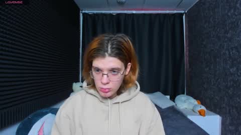 Kiki online show from 02-17-25, 10:07