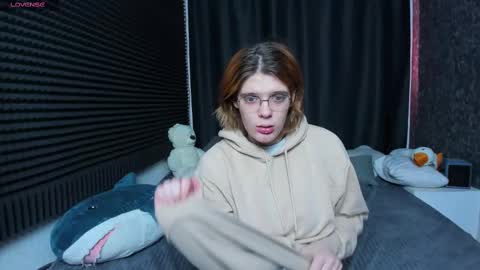 Kiki online show from 02-20-25, 10:16