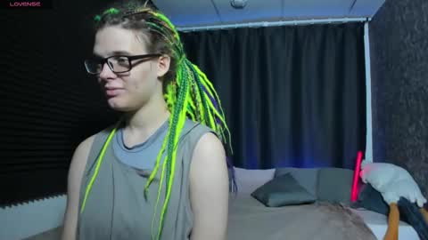 Kiki online show from 09-27-25, 09:47