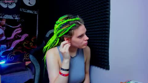 Kiki online show from 10-10-25, 10:03