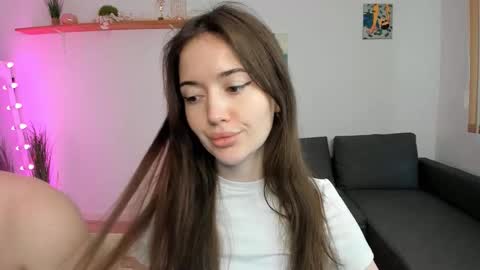 Snapshot of kiki_mcflurry chatting on 09-26-25, 09:35 PavelPolly online show from 09-26-25, 09:35