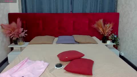 Snapshot of kiki_shanel chatting on 07-05-26, 01:01 Kiki online show from 07-05-26, 01:01