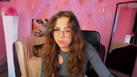 Snapshot of kiki_swan chatting on 04-27-26, 05:49 kiki_swan online show from 04-27-26, 05:49