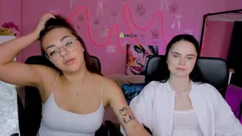 Snapshot of kiki_swan chatting on 07-12-26, 09:11 kiki_swan online show from 07-12-26, 09:11