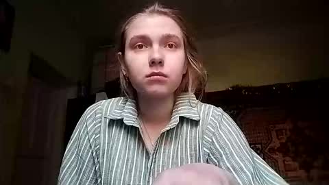 Snapshot of kikibang_ chatting on 12-19-25, 10:22 kikibang_ online show from 12-19-25, 10:22