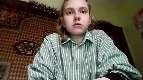 Snapshot of kikibang_ chatting on 12-21-25, 10:22 kikibang_ online show from 12-21-25, 10:22