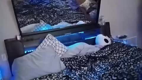 kikilovespartylights online show from 02-26-25, 07:38