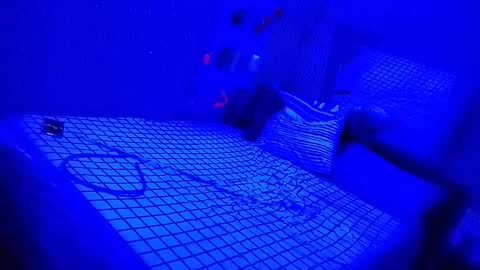 kikilovespartylights online show from 10-05-25, 04:22