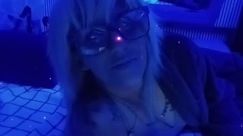 kikilovespartylights online show from 11-23-25, 12:38