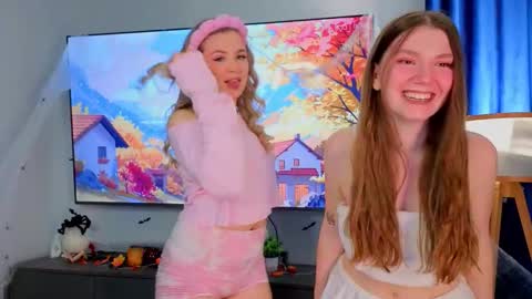 Snapshot of kileymith chatting on 11-20-25, 06:13 ZofiaLiya online show from 11-20-25, 06:13