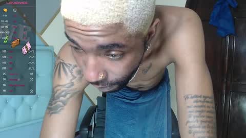 Snapshot of kilian_xx chatting on 12-19-24, 04:02 Kilian xxx online show from 12-19-24, 04:02