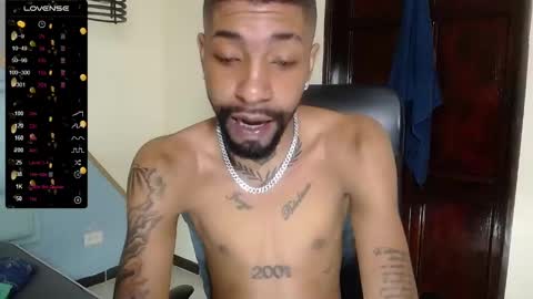 Snapshot of kilian_xx chatting on 02-27-25, 12:02 Kilian xxx online show from 02-27-25, 12:02