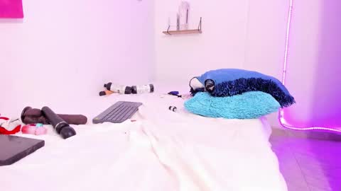 Snapshot of kim_baker1 chatting on 01-16-25, 01:48 kim online show from 01-16-25, 01:48