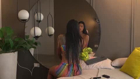 Kim online show from 09-17-25, 01:13