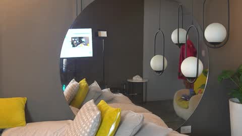 Kim online show from 11-24-25, 12:49