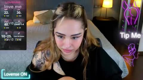 Kim online show from 11-04-25, 10:14