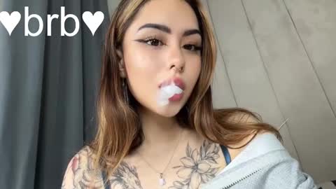 Snapshot of kim_brownie chatting on 01-12-26, 04:50 Kim online show from 01-12-26, 04:50