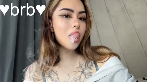 Snapshot of kim_brownie chatting on 01-12-26, 04:56 Kim online show from 01-12-26, 04:56