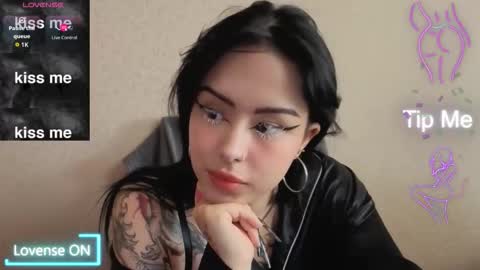 Snapshot of kim_brownie chatting on 02-25-26, 01:43 Kim online show from 02-25-26, 01:43