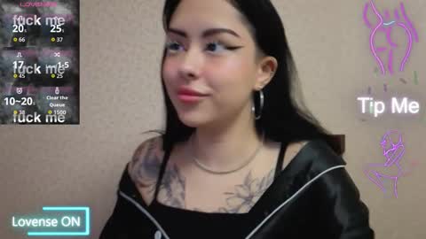 Snapshot of kim_brownie chatting on 02-26-26, 06:12 Kim online show from 02-26-26, 06:12