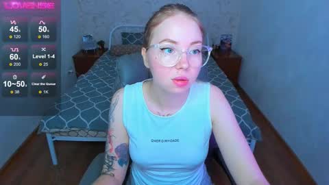 Snapshot of kim_girl_next_door chatting on 11-13-25, 11:53 KIM online show from 11-13-25, 11:53