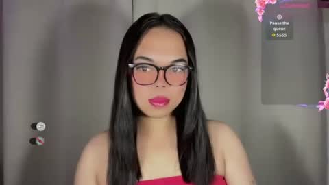 Snapshot of kim_kyile chatting on 11-24-25, 01:00 KYLIE online show from 11-24-25, 01:00