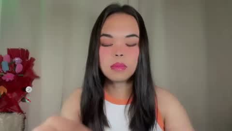 Snapshot of kim_kyile chatting on 11-25-25, 09:59 KYLIE online show from 11-25-25, 09:59