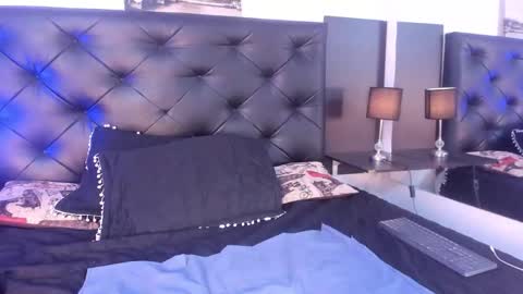 Kim Marquez online show from 11-29-25, 06:44