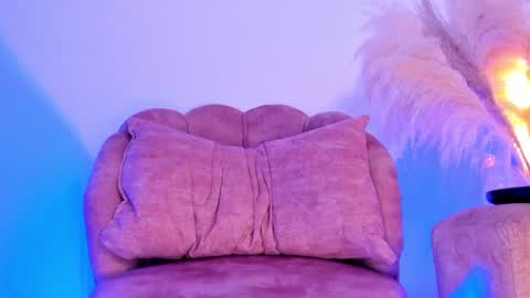 Kim Murphy online show from 12-24-24, 02:54