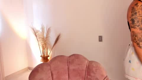 Kim Murphy online show from 04-05-26, 01:52