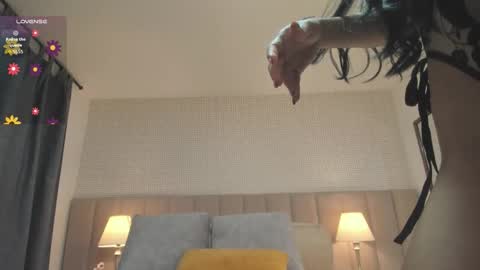 Kim online show from 10-13-25, 02:06