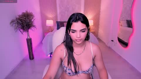 Snapshot of kim_stonee_ chatting on 07-11-26, 07:27 Kim online show from 07-11-26, 07:27