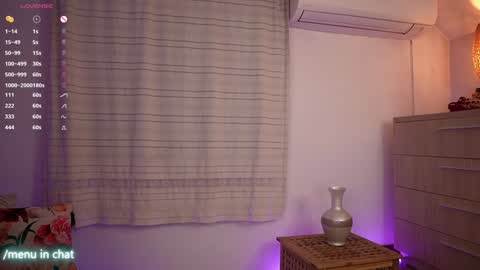 Snapshot of kimberhot chatting on 09-27-25, 10:26 Kim online show from 09-27-25, 10:26