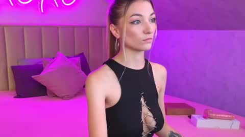 Snapshot of kimberlly_smith chatting on 07-01-26, 11:48 kimberlly_smith online show from 07-01-26, 11:48